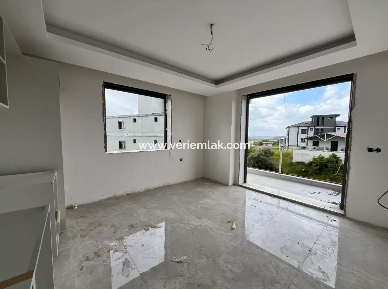 1 1 House For Sale With Luxury Architecture And Large Balcony On Seferihisar Gözsüzler Caddesi