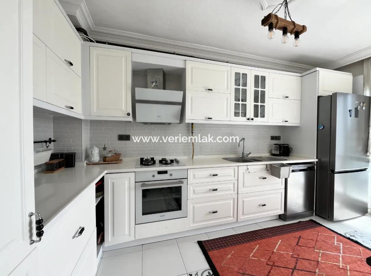 Spacious And Sparkling 3 1 Apartment On Gözsüzler Street, With Tangerine Garden View