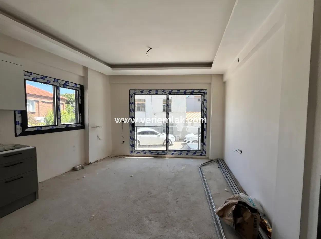 1 1 Corner Apartment For Sale In Seferihisar Hidirlik Neighborhood