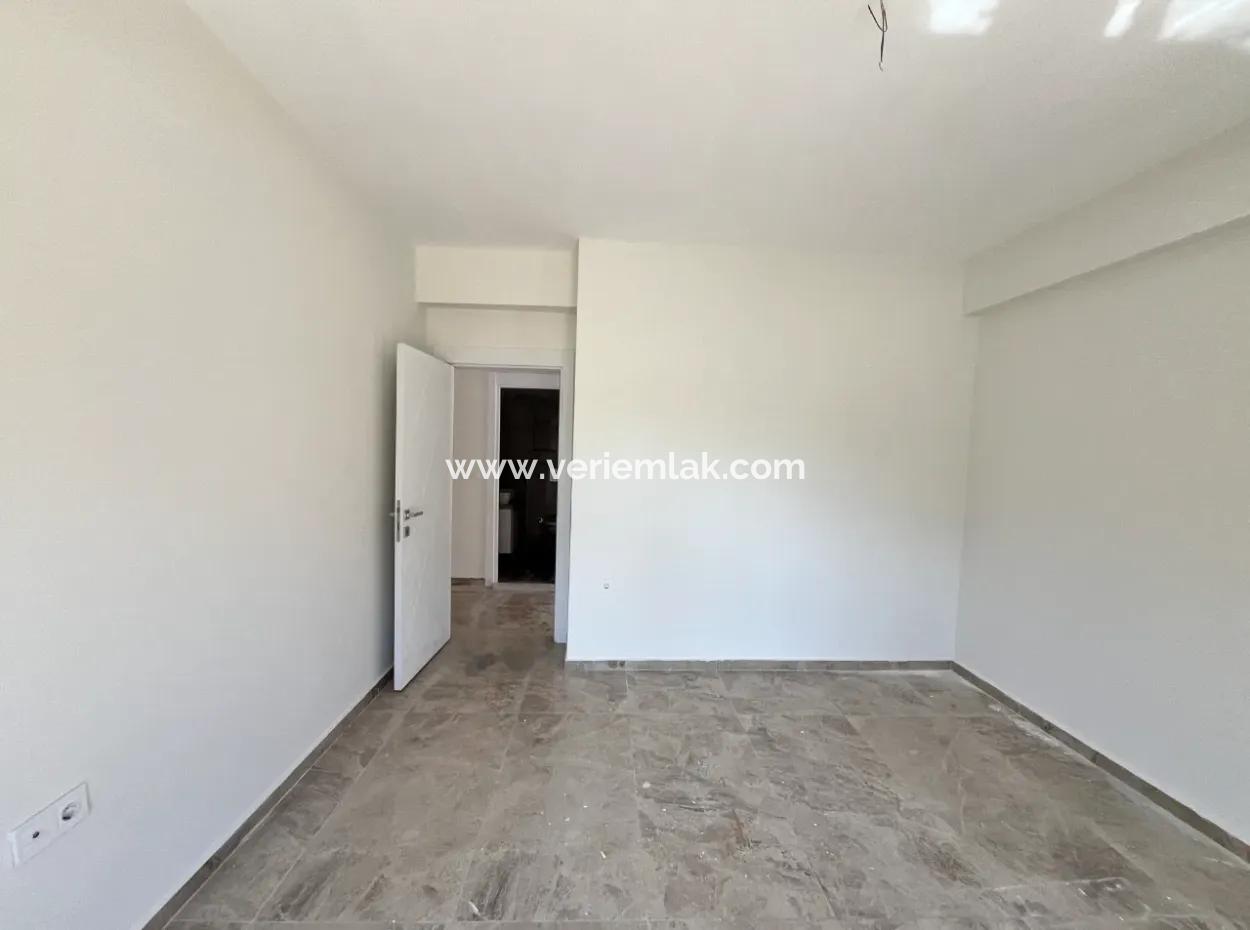 4 1 Villa For Sale With Luxury Architecture In A Complex In Seferihisar Hidirlik Neighborhood