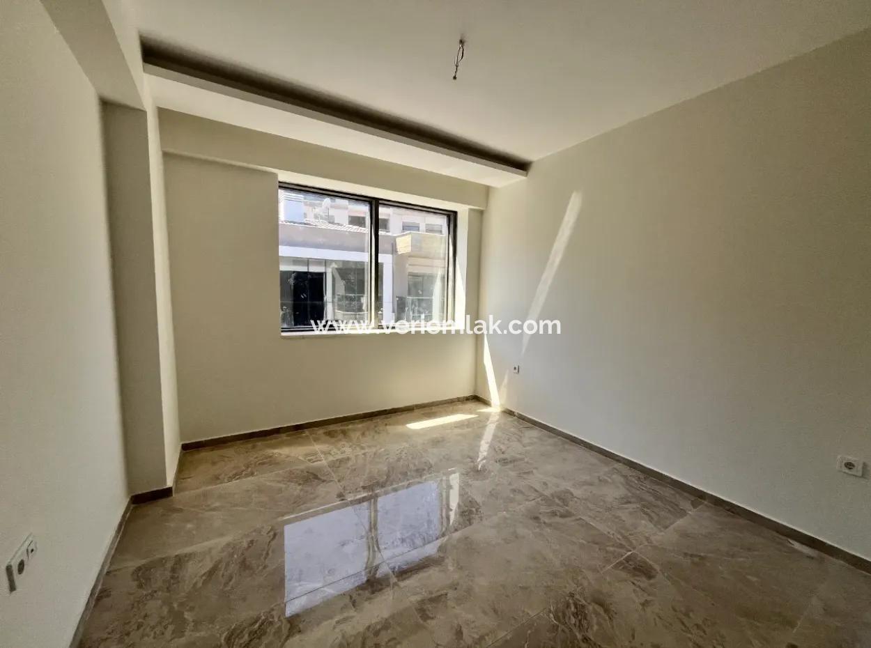 4 1 Villa For Sale With Luxury Architecture In A Complex In Seferihisar Hidirlik Neighborhood