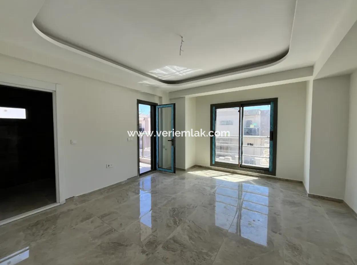 4 1 Villa For Sale With Luxury Architecture In A Complex In Seferihisar Hidirlik Neighborhood