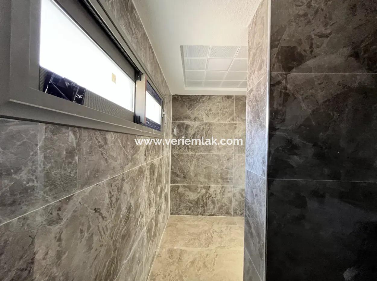 4 1 Villa For Sale With Luxury Architecture In A Complex In Seferihisar Hidirlik Neighborhood