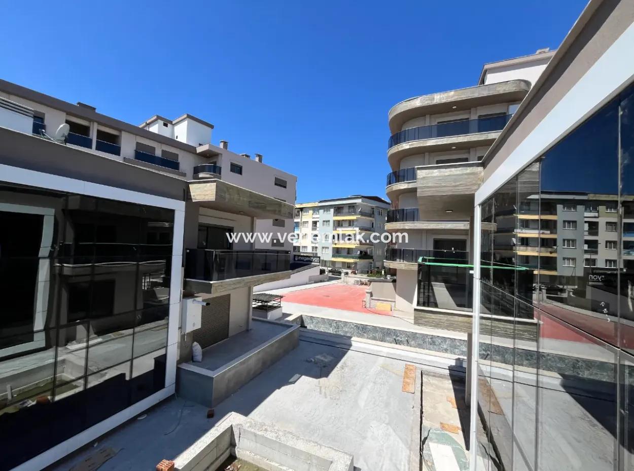 4 1 Villa For Sale With Luxury Architecture In A Complex In Seferihisar Hidirlik Neighborhood