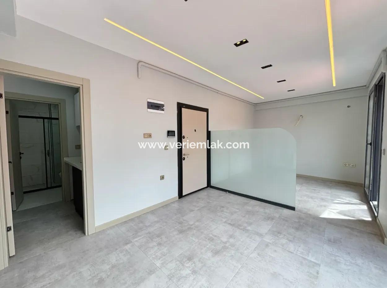 Centrally Located Office For Rent In Seferihisar Camikebir Neighborhood – Zero Building, Zero Use