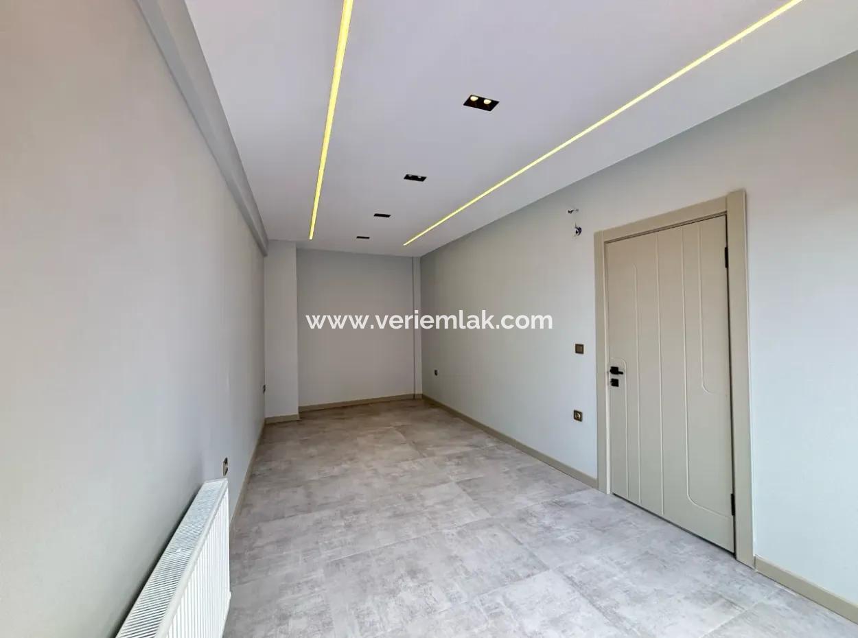 Centrally Located Office For Rent In Seferihisar Camikebir Neighborhood – Zero Building, Zero Use