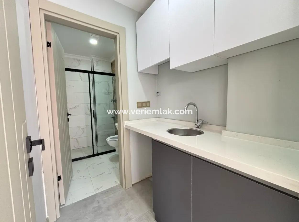 Centrally Located Office For Rent In Seferihisar Camikebir Neighborhood – Zero Building, Zero Use