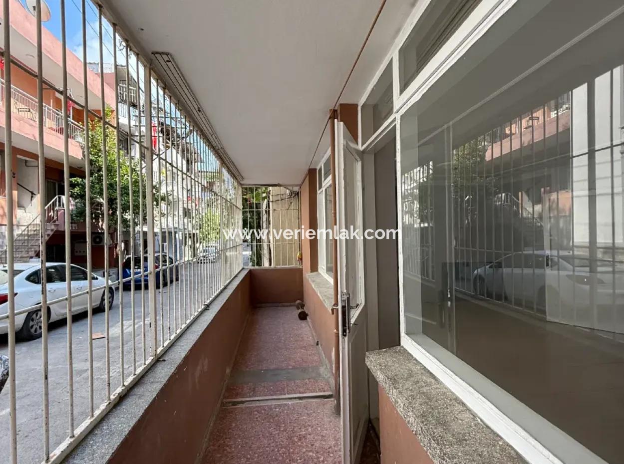 3 1 Spacious And Useful Apartments For Sale In Karabağlar Sarıyer Neighborhood