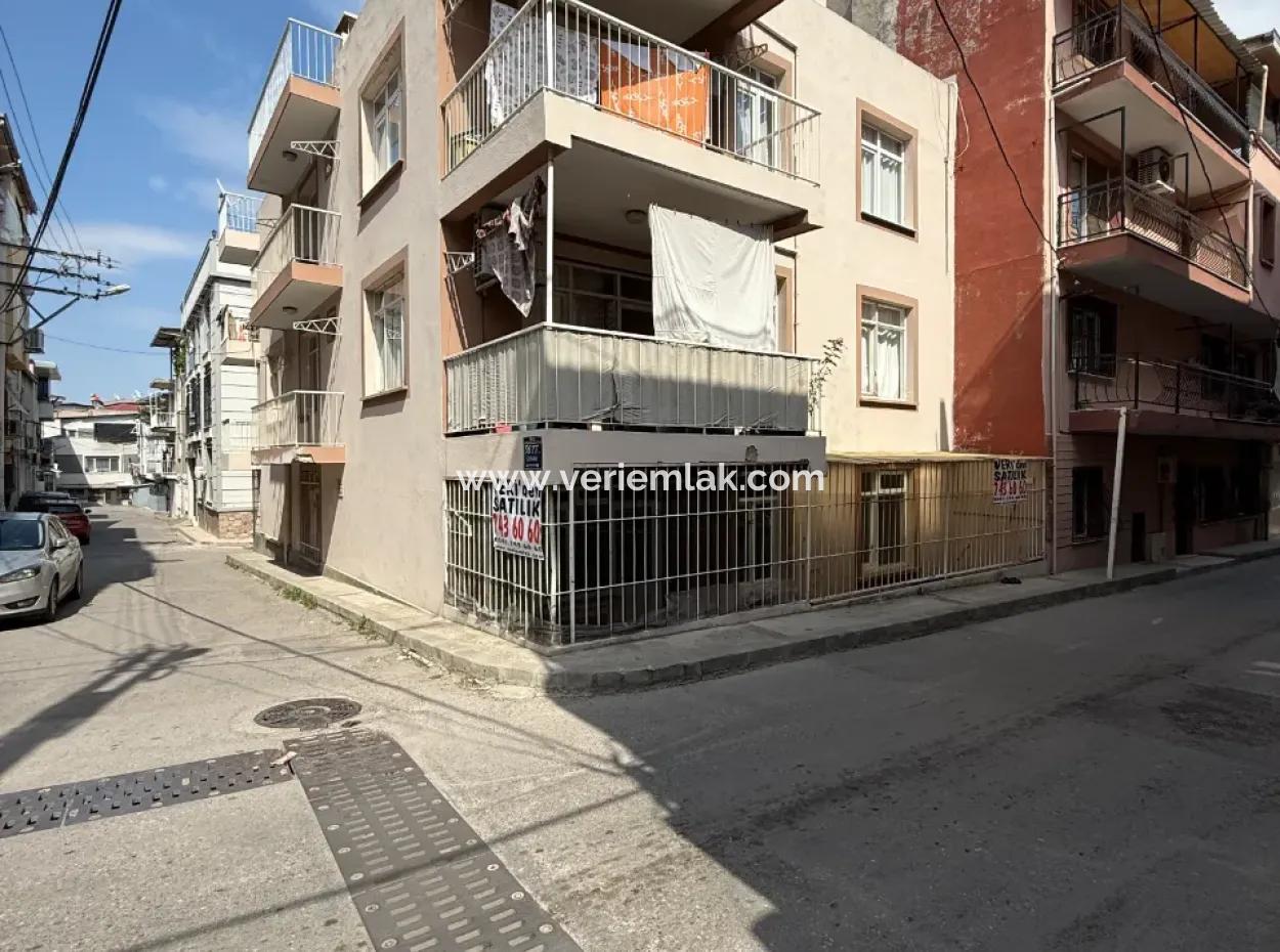 3 1 Spacious And Useful Apartments For Sale In Karabağlar Sarıyer Neighborhood