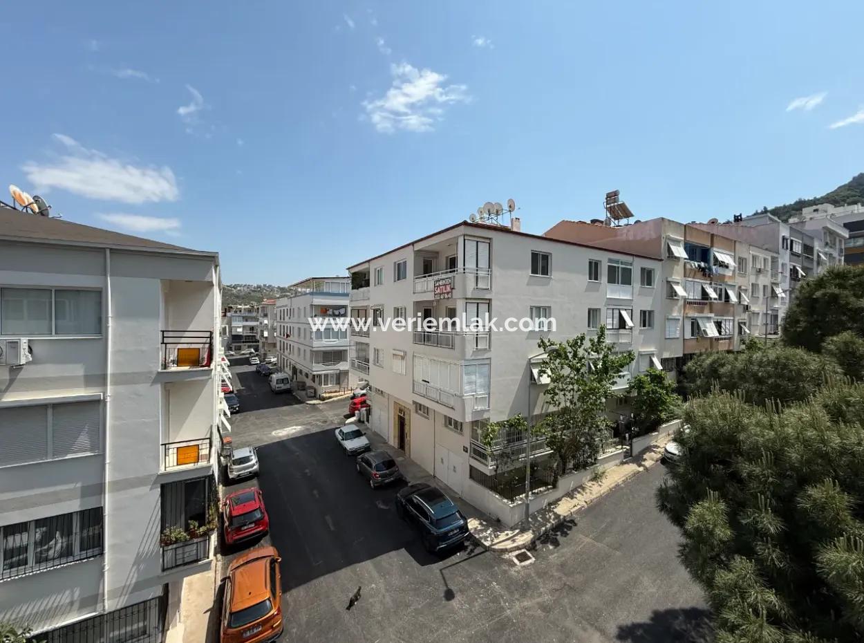 3 In 1 Apartment With View, Spacious And Useful In Balçova Cable Car Neighborhood