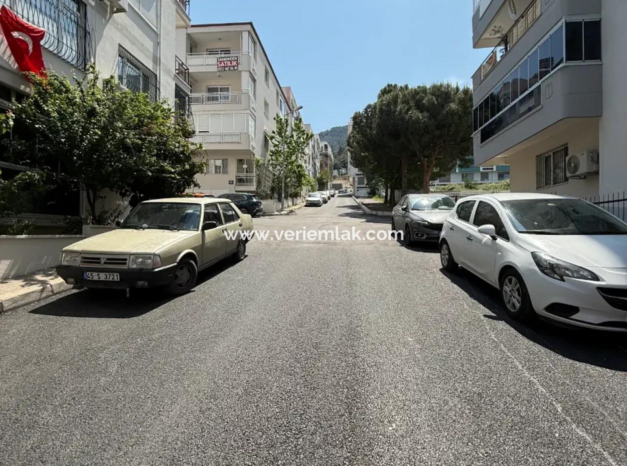 3 In 1 Apartment With View, Spacious And Useful In Balçova Cable Car Neighborhood