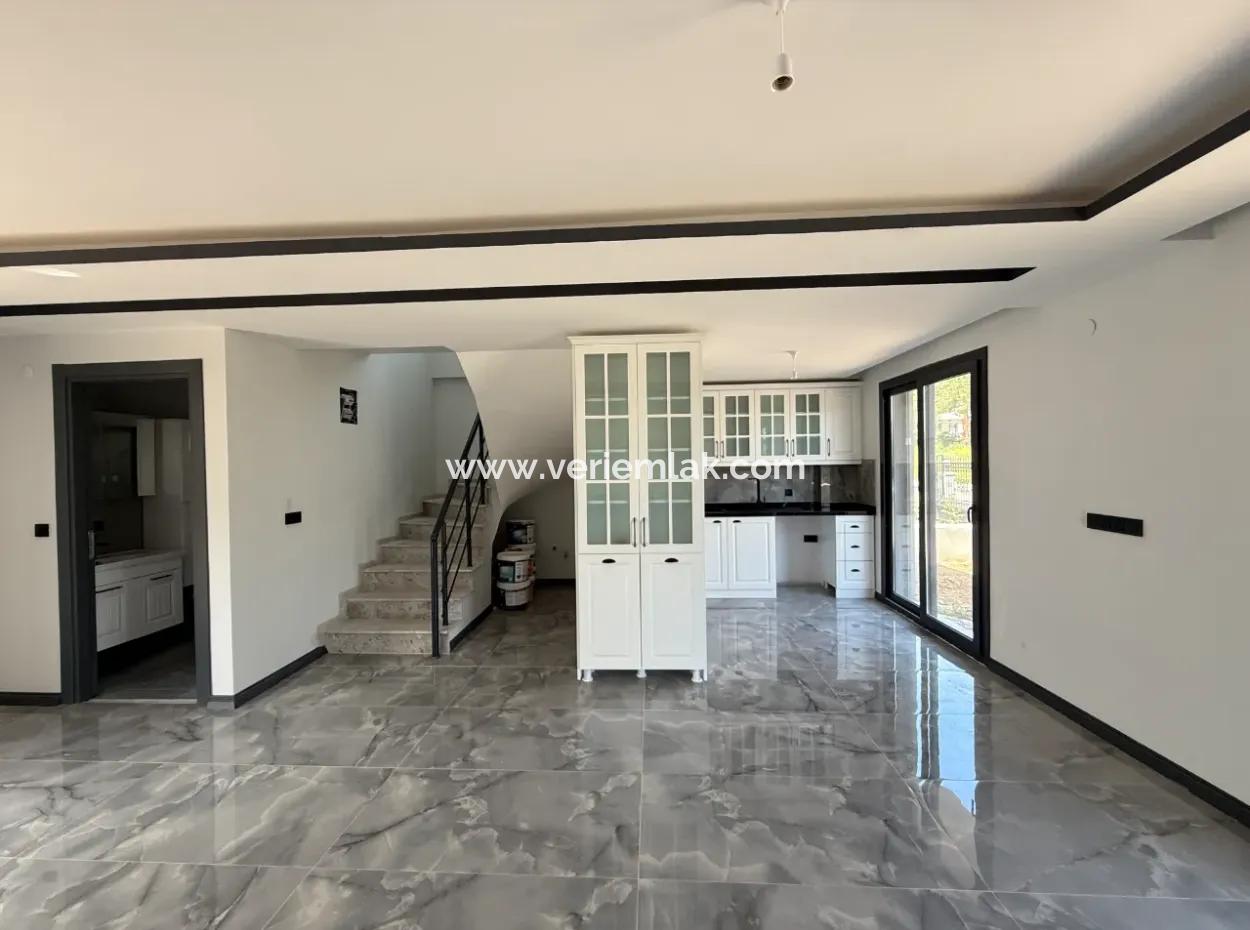 Villa For Sale In Camiikebir Neighborhood With Detached Entrance, Large Garden, Luxury Architecture