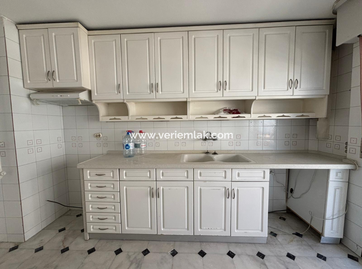 Mithatpaşa Göztepede 4 1 220M2 7Th Floor Mansion Apartment For Rent