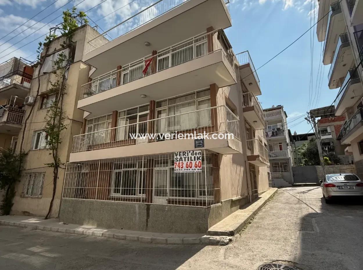 A Complete Building For Sale In Karabağlar Sarıyer Neighborhood With High Zoning Potential, Corner Location!