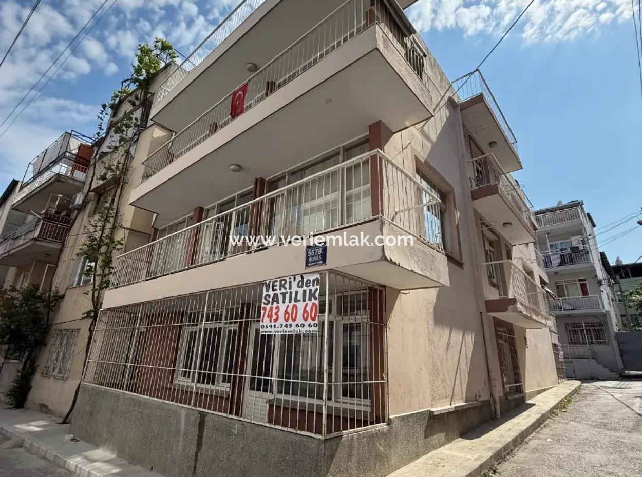 A Complete Building For Sale In Karabağlar Sarıyer Neighborhood With High Zoning Potential, Corner Location!