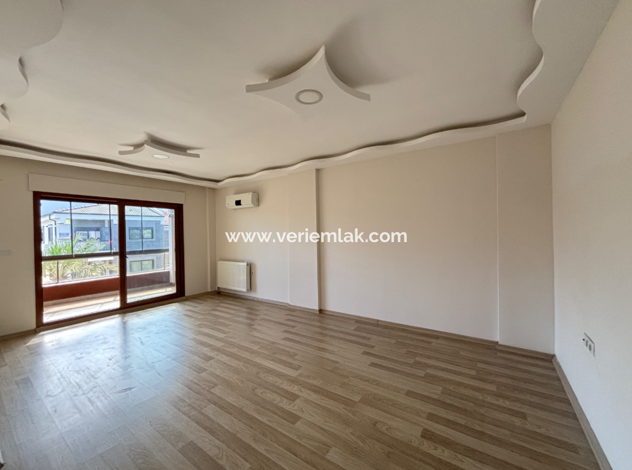 3 1 Apartment For Sale With Natural Gas In Seferihisar Camikebir Neighborhood