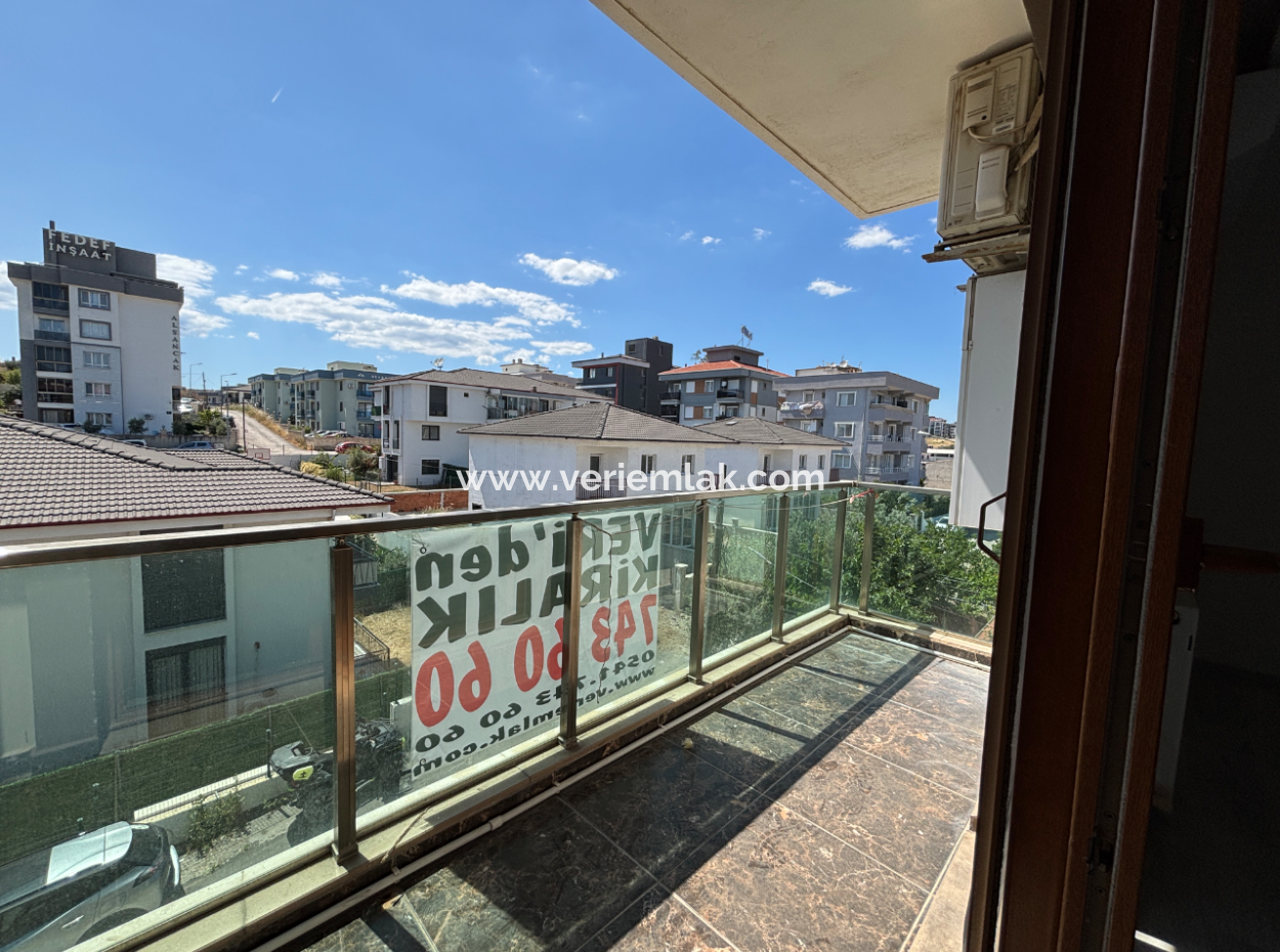 3 1 Apartment For Rent In Seferihisar Camikebir Neighborhood Combi Natural Gas Indoor Kitchen