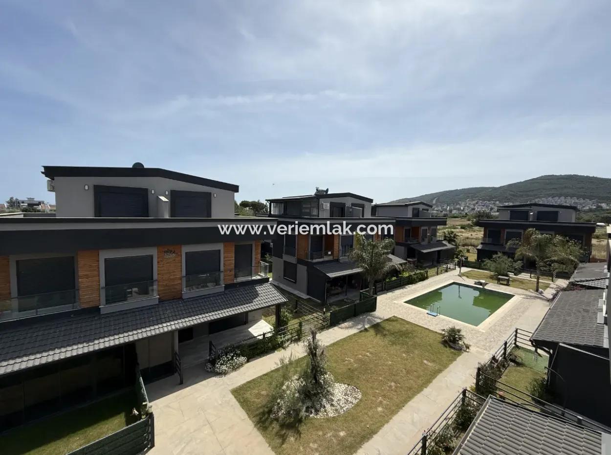 3 In 1 Villa With Pool, Garden And Wide Use In Doganbey