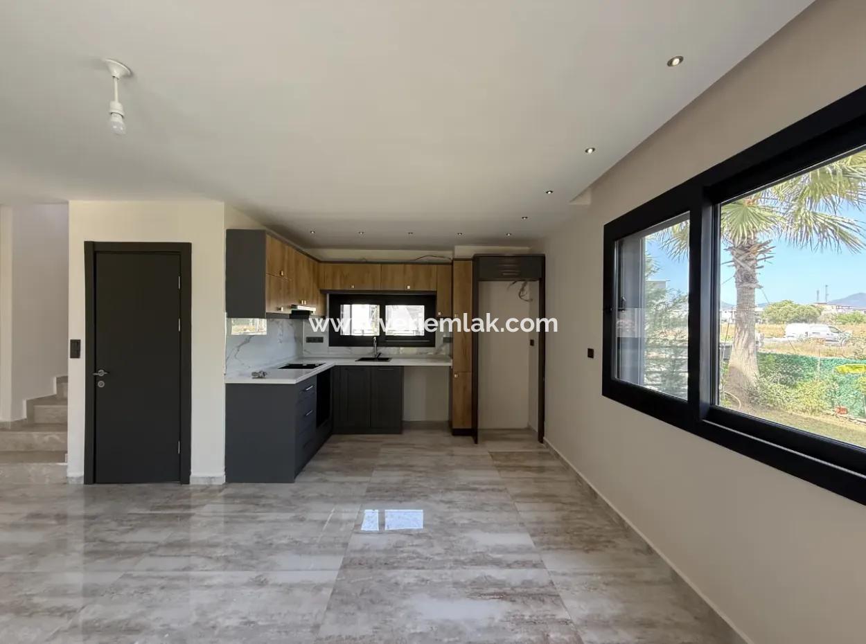 3 In 1 Villa With Pool, Garden And Wide Use In Doganbey