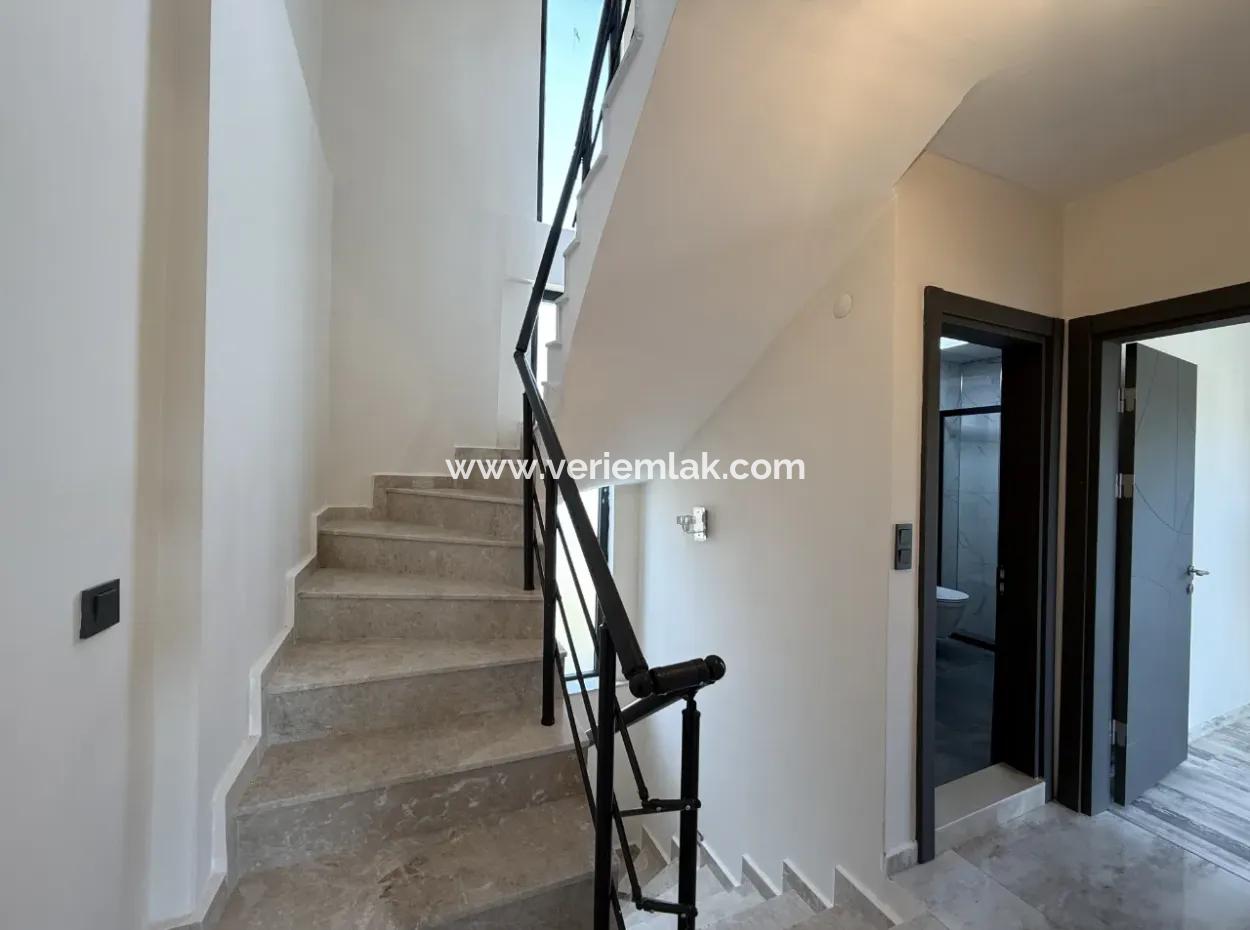 3 In 1 Villa With Pool, Garden And Wide Use In Doganbey