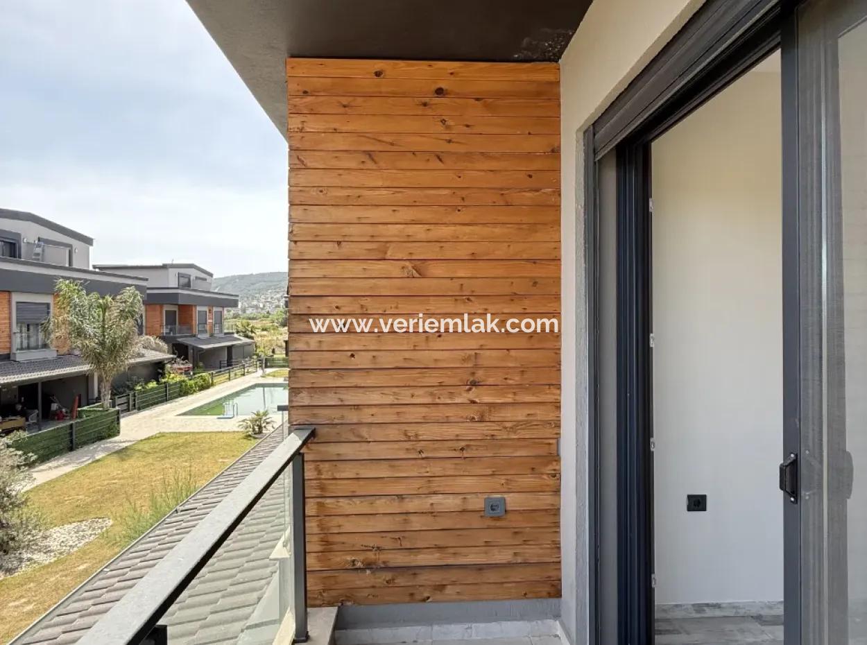 3 In 1 Villa With Pool, Garden And Wide Use In Doganbey