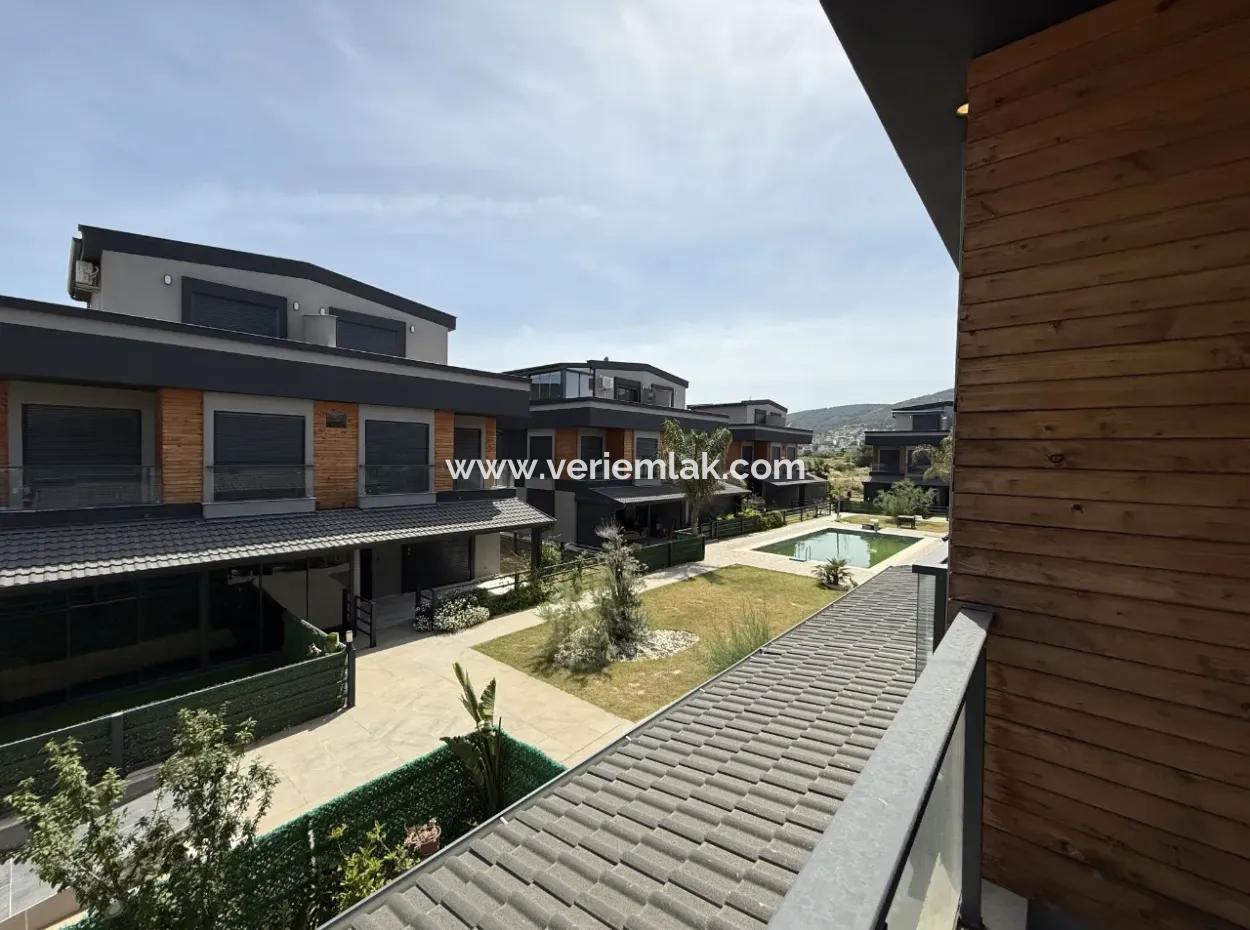 3 In 1 Villa With Pool, Garden And Wide Use In Doganbey