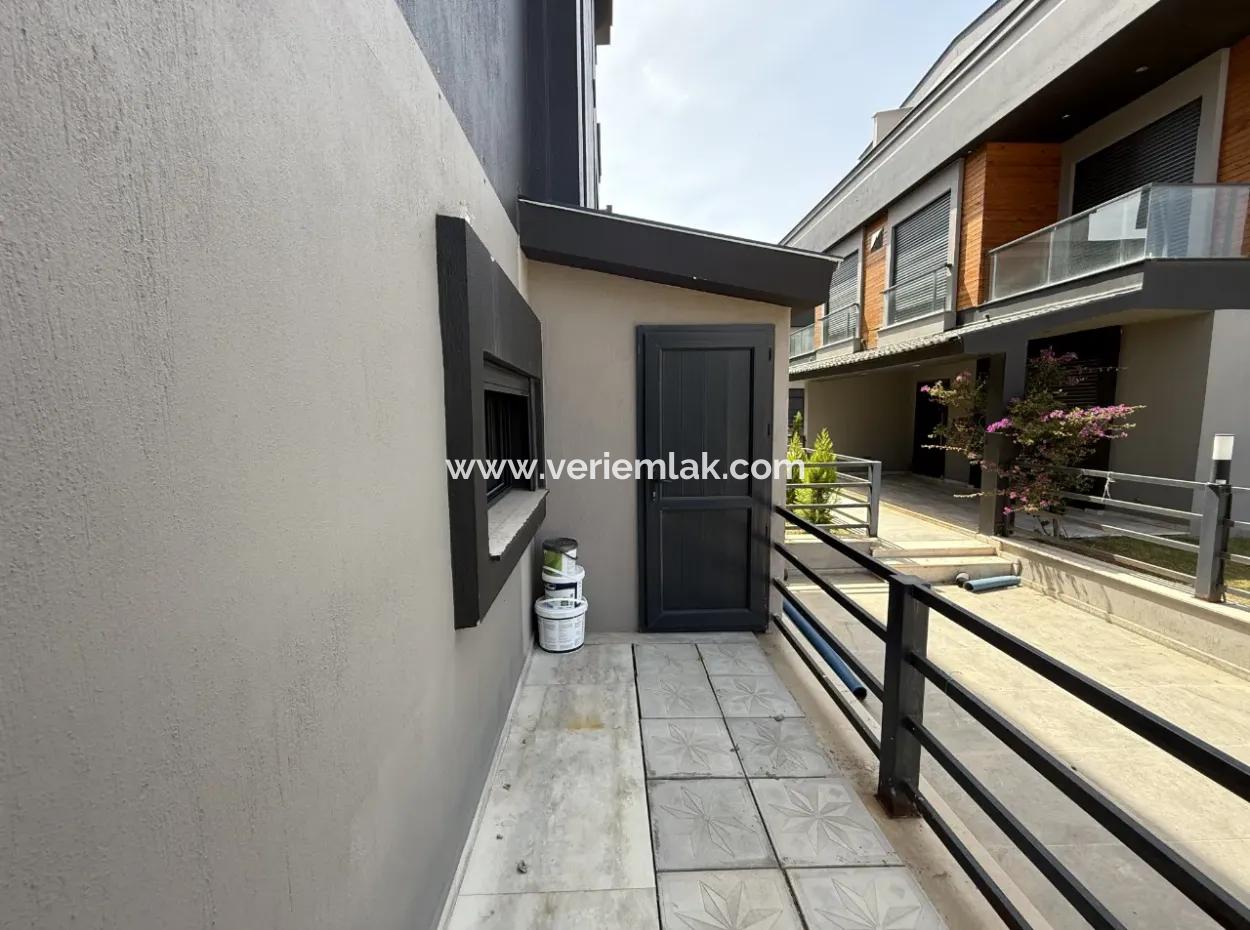 3 In 1 Villa With Pool, Garden And Wide Use In Doganbey