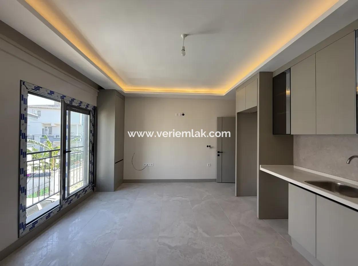 Meeting Point Of Modern Comfort And Luxury Touches: Apartment For Sale In Seferihisar Çolakibrahimbey