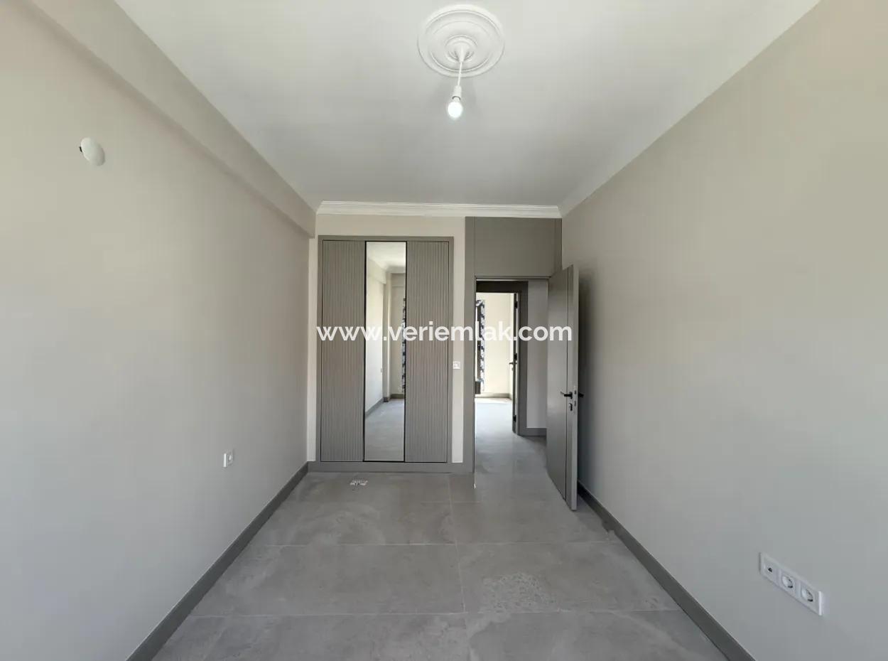 Meeting Point Of Modern Comfort And Luxury Touches: Apartment For Sale In Seferihisar Çolakibrahimbey