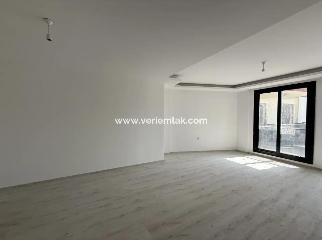 Zero And Session-Ready Apartment Opportunity In Seferihisar's Prestigious Project