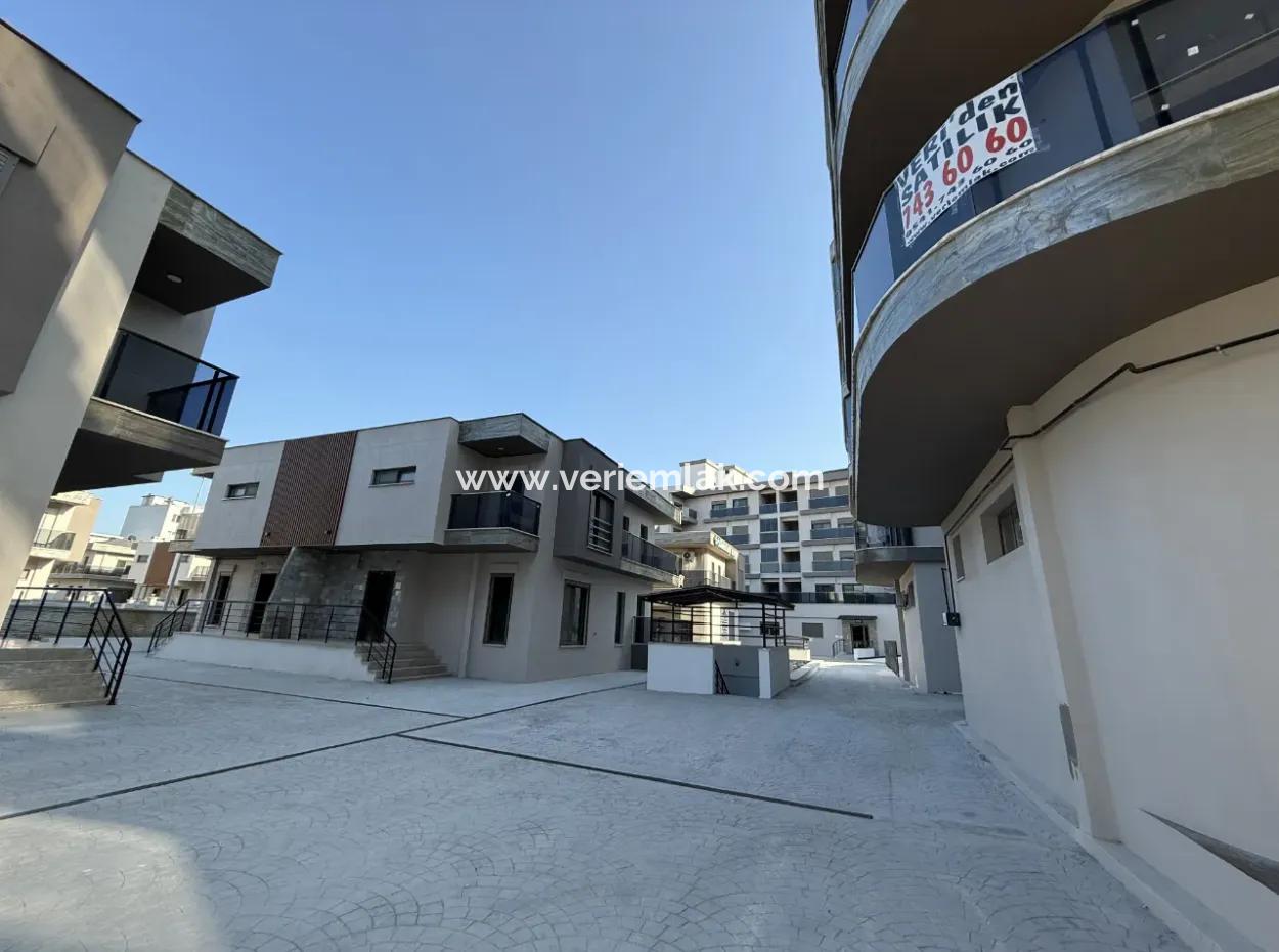 A Brand New Life Begins In Flora Garden Site In Seferihisar Hıdırlık