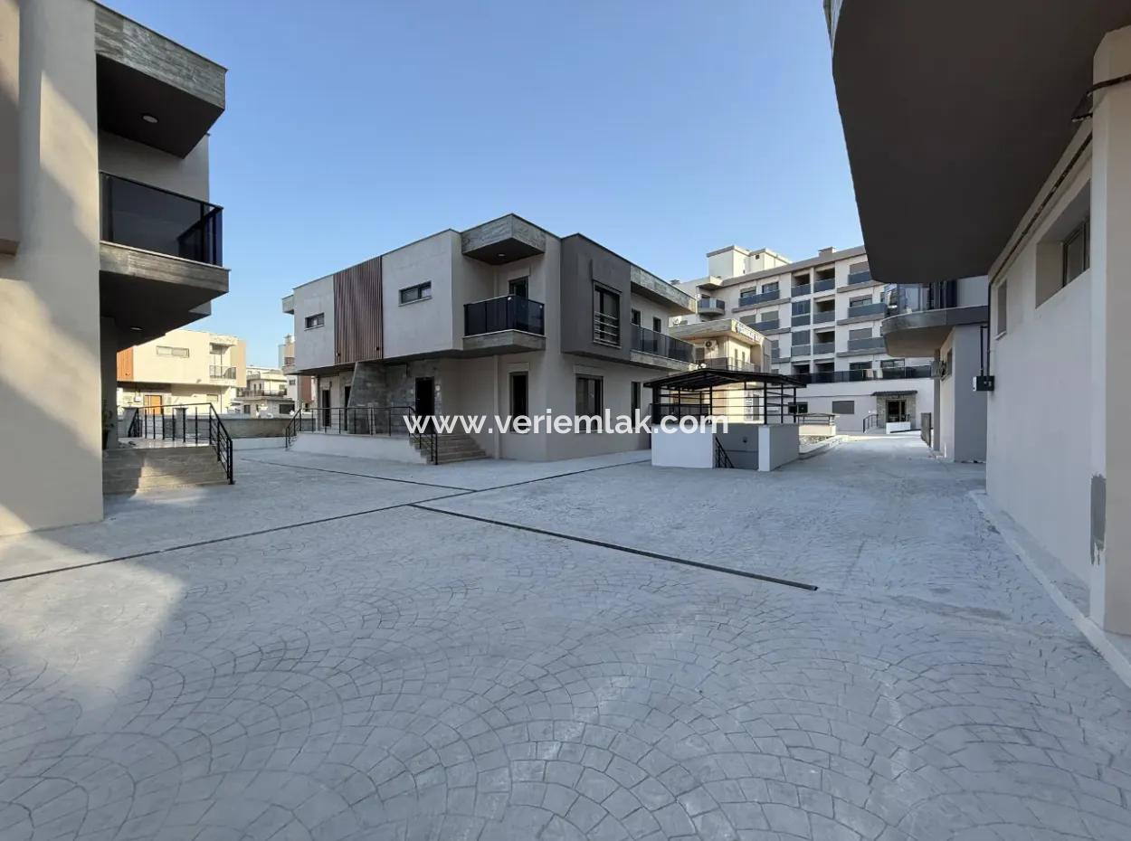 A Brand New Life Begins In Flora Garden Site In Seferihisar Hıdırlık