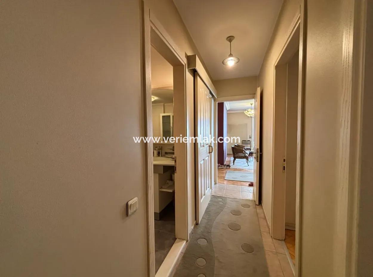 Alsancak Culture District Gül Street 3 1 Corner Empty Apartment For Sale