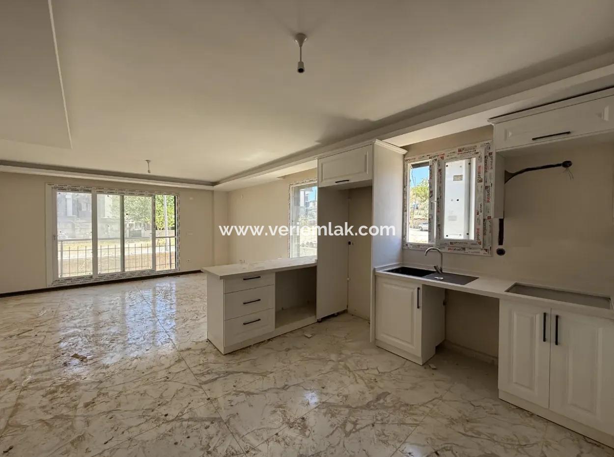 Comfortable And Investment Villa In The Heart Of Nature In Seferihisar Camikebir