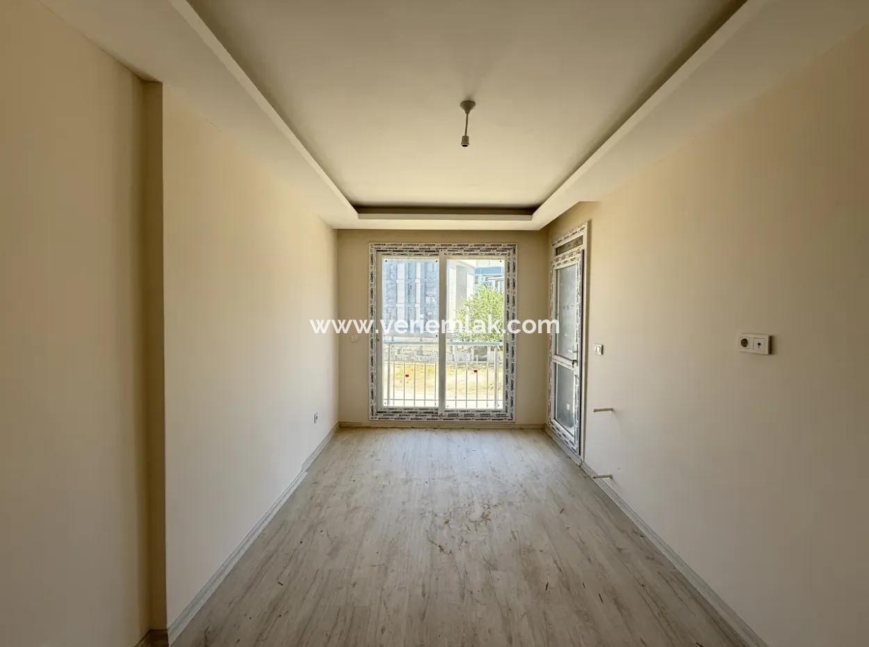 Comfortable And Investment Villa In The Heart Of Nature In Seferihisar Camikebir