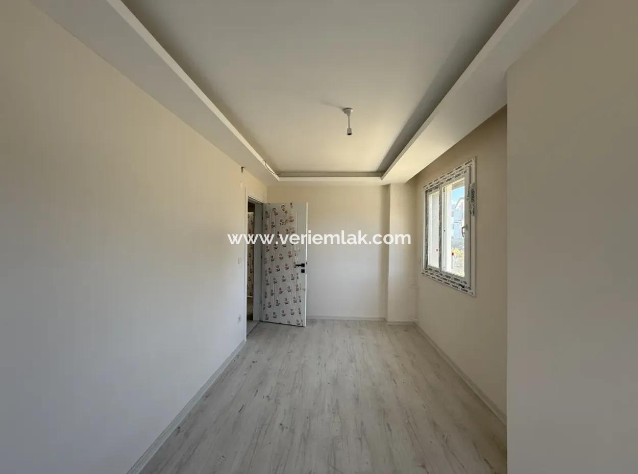 Comfortable And Investment Villa In The Heart Of Nature In Seferihisar Camikebir