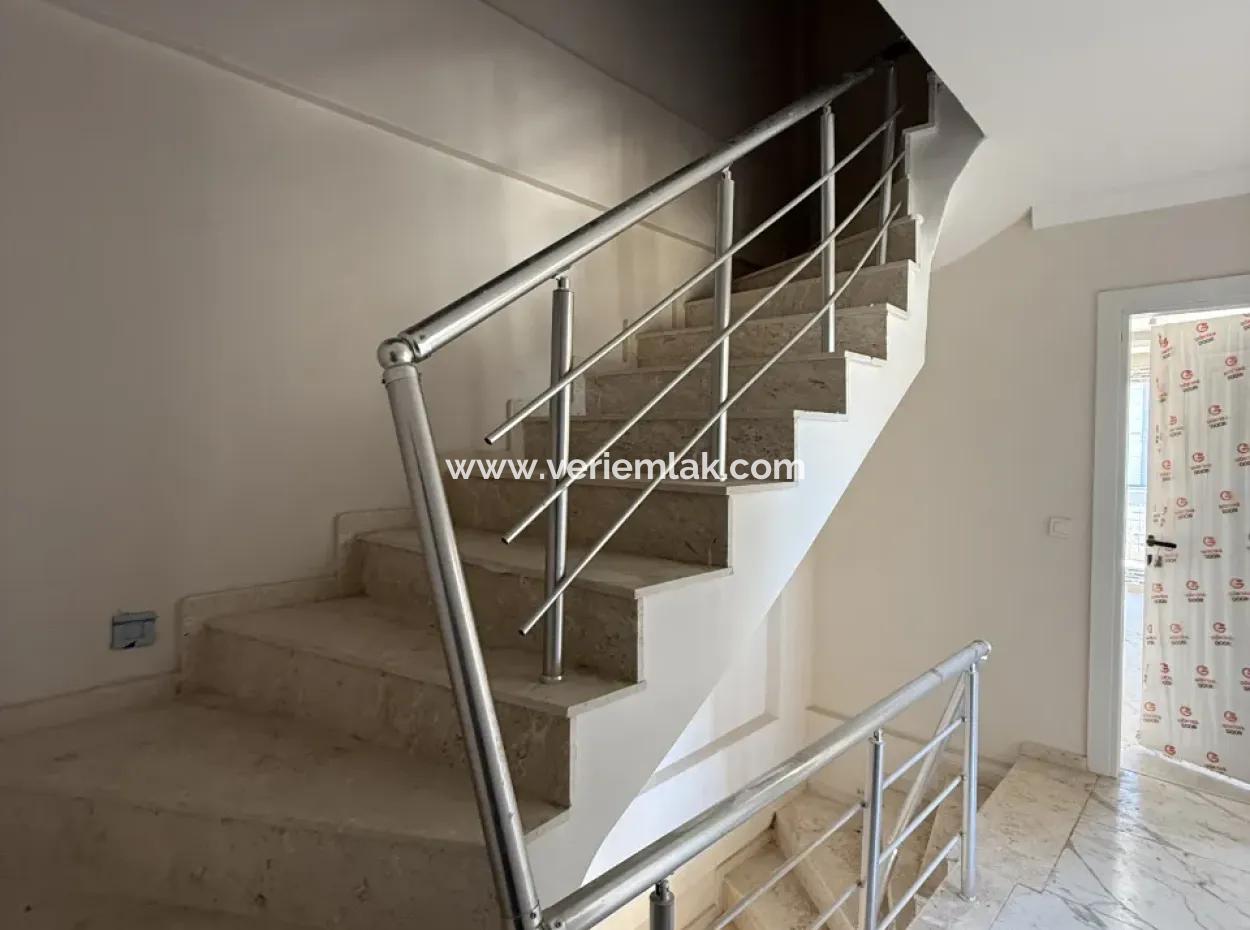 Comfortable And Investment Villa In The Heart Of Nature In Seferihisar Camikebir