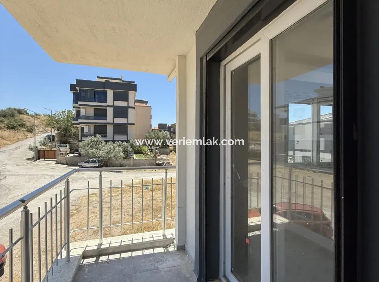 Comfortable And Investment Villa In The Heart Of Nature In Seferihisar Camikebir