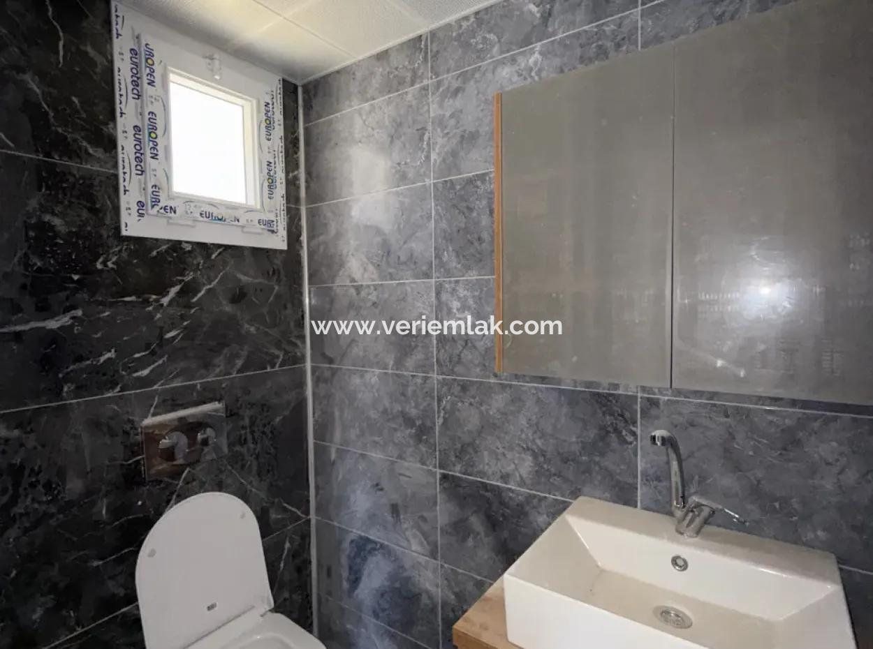 Comfortable And Investment Villa In The Heart Of Nature In Seferihisar Camikebir