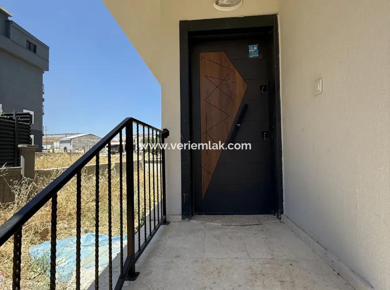 Comfortable And Investment Villa In The Heart Of Nature In Seferihisar Camikebir