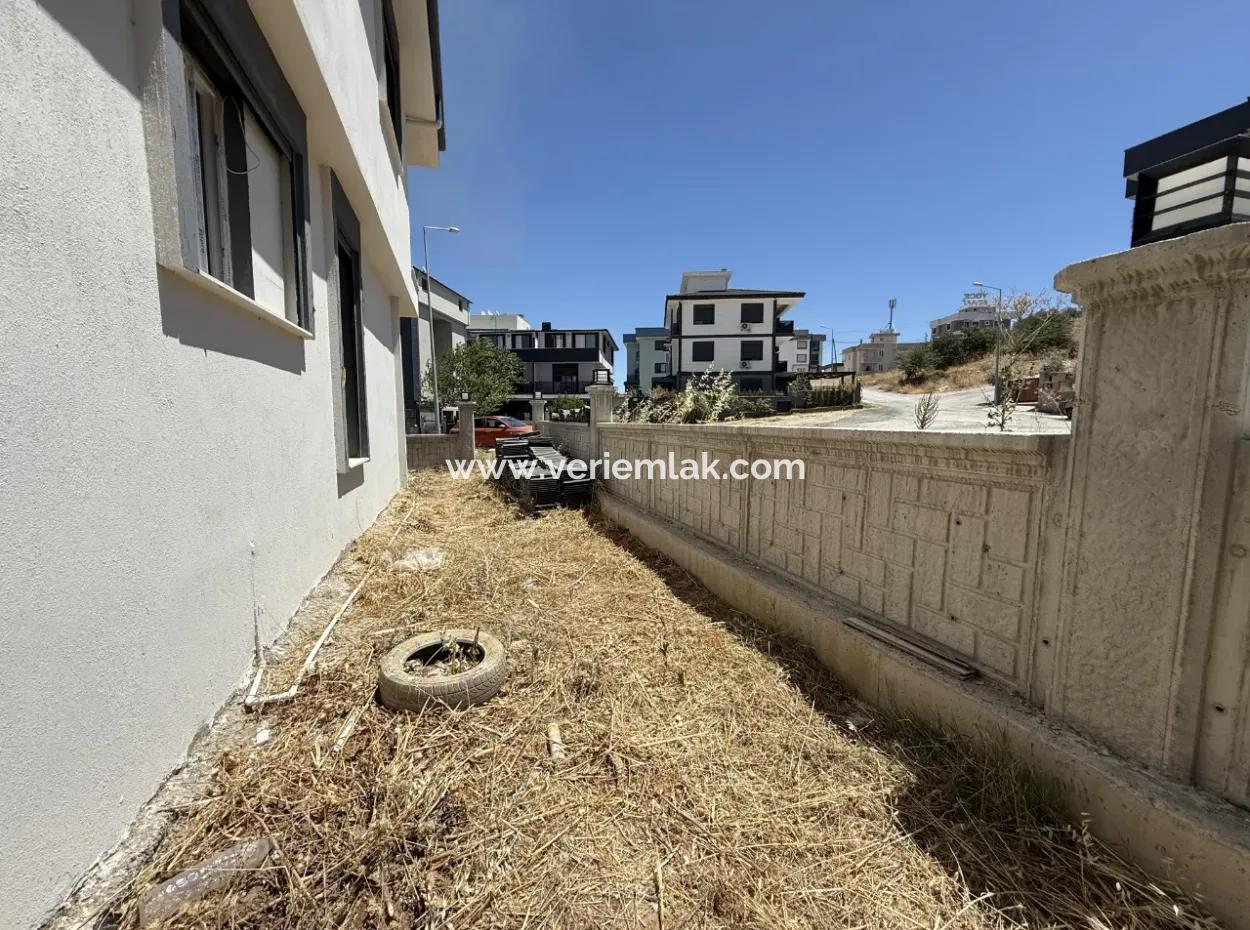 Comfortable And Investment Villa In The Heart Of Nature In Seferihisar Camikebir