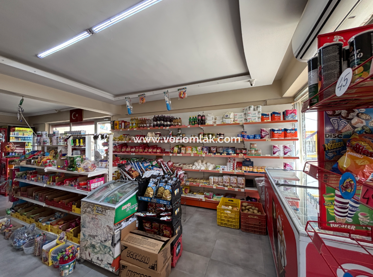 Market With Wc For Sale In Seferihisar Turabiye Neighborhood