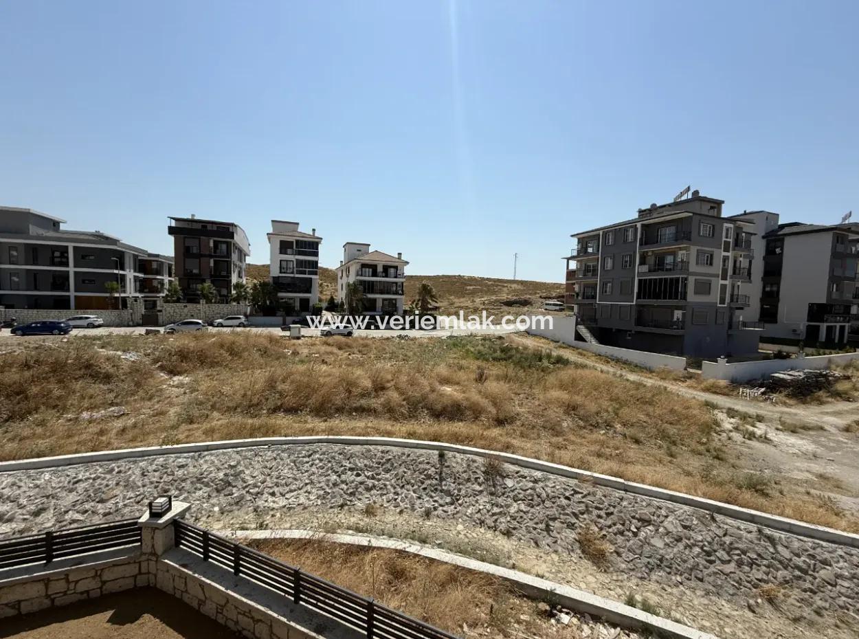 Luxury And Modern 1 1 Apartment In Seferihisar Çolakibrahimbey Neighborhood