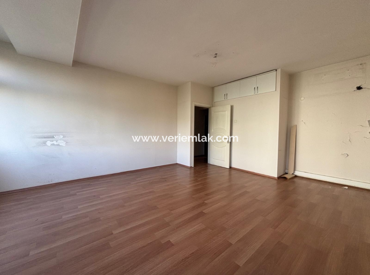 Near Alsancak Swiss Hotel 3 1 170M2 3Rd Floor Business For Rent / Office