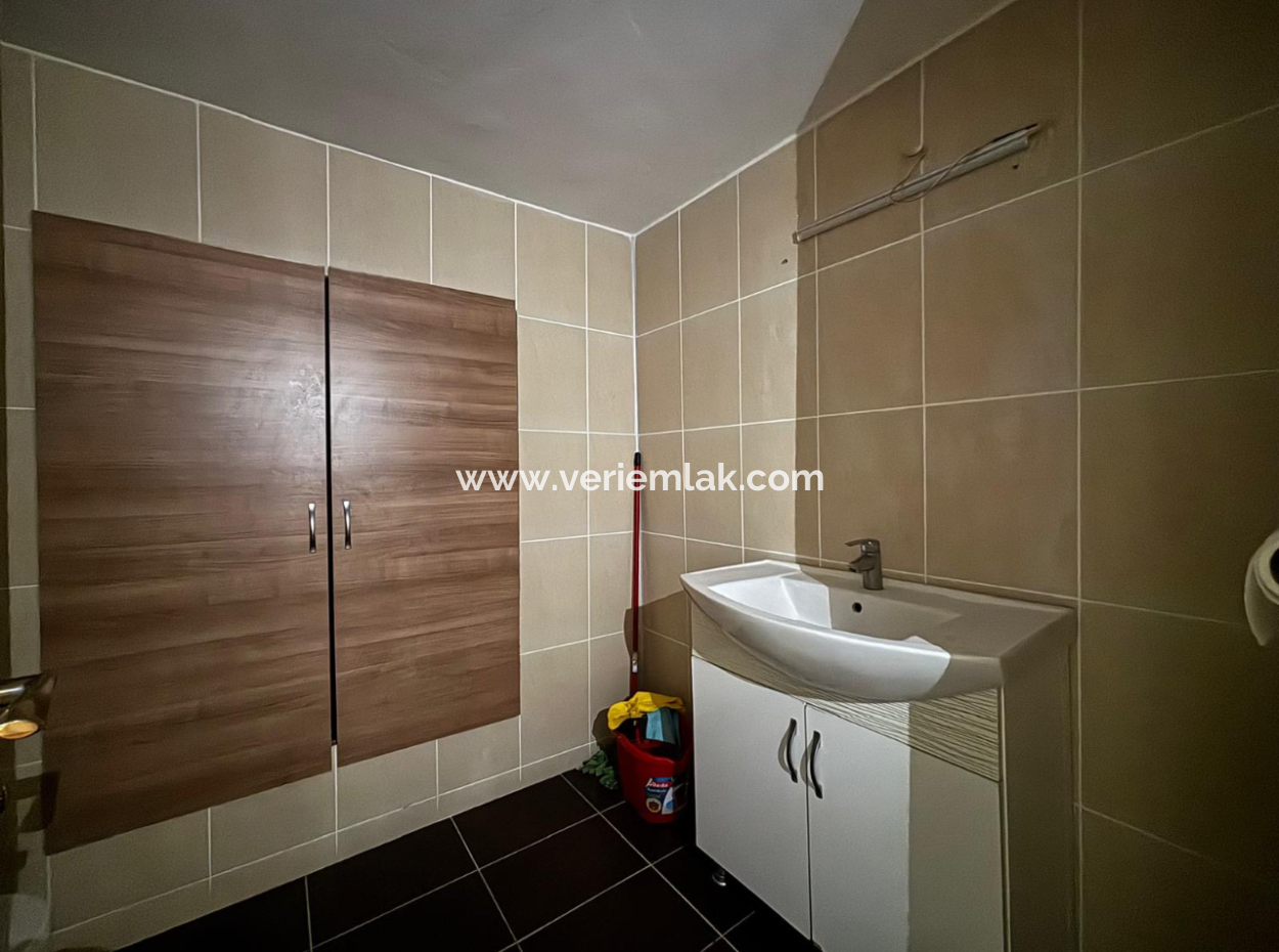 Near Alsancak Swiss Hotel 3 1 170M2 3Rd Floor Business For Rent / Office