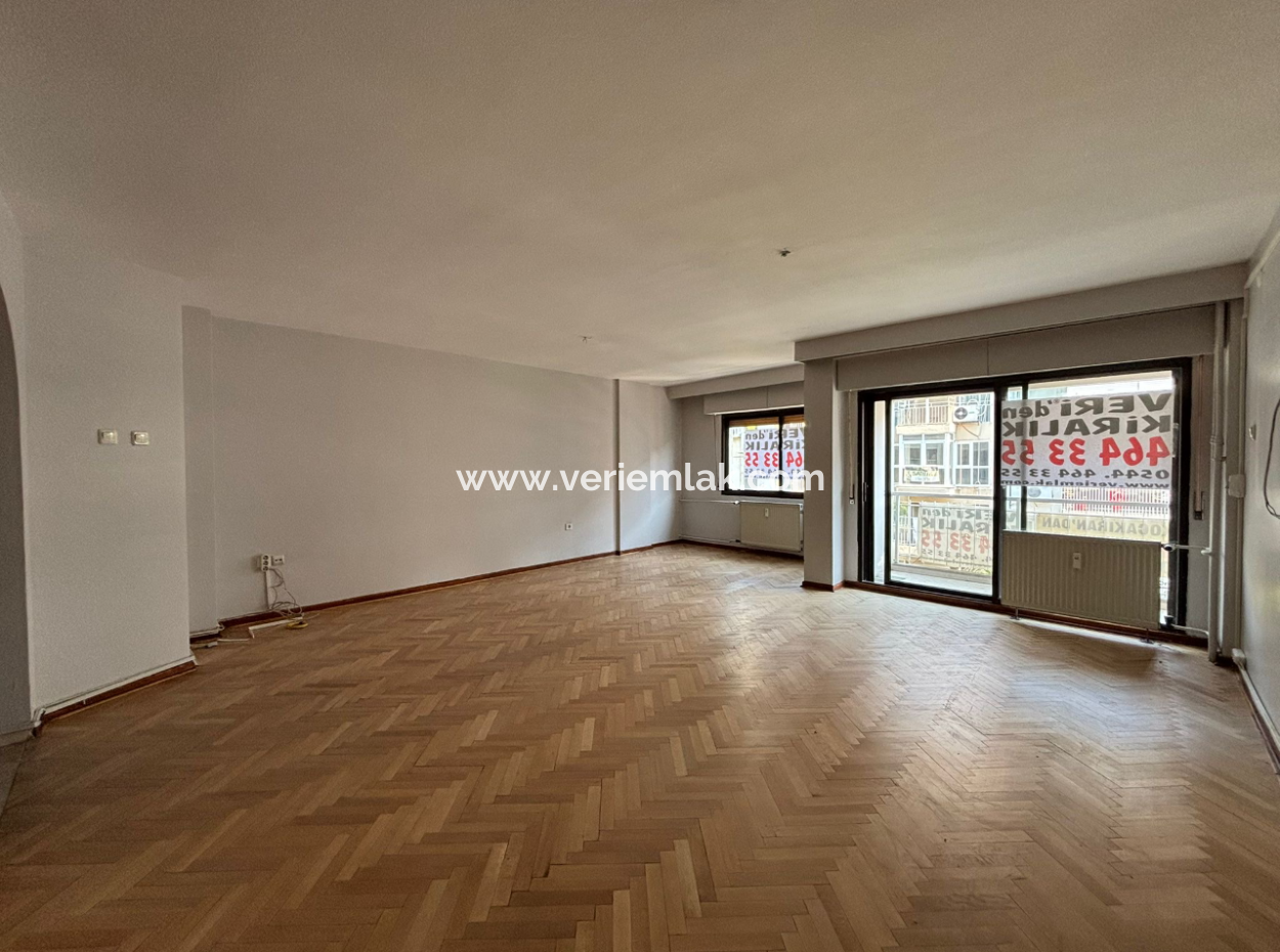 Alsancak Talatpaşa Boulevard 3 1 130M2 Business For Rent / Practice