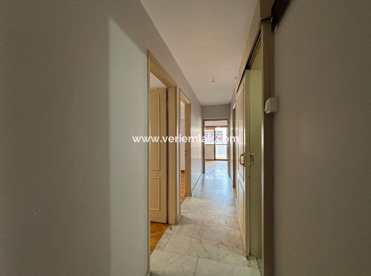 Alsancak Talatpaşa Boulevard 3 1 130M2 Business For Rent / Practice