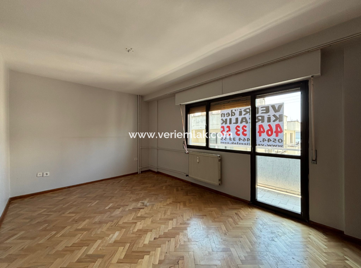 Alsancak Talatpaşa Boulevard 3 1 130M2 Business For Rent / Practice