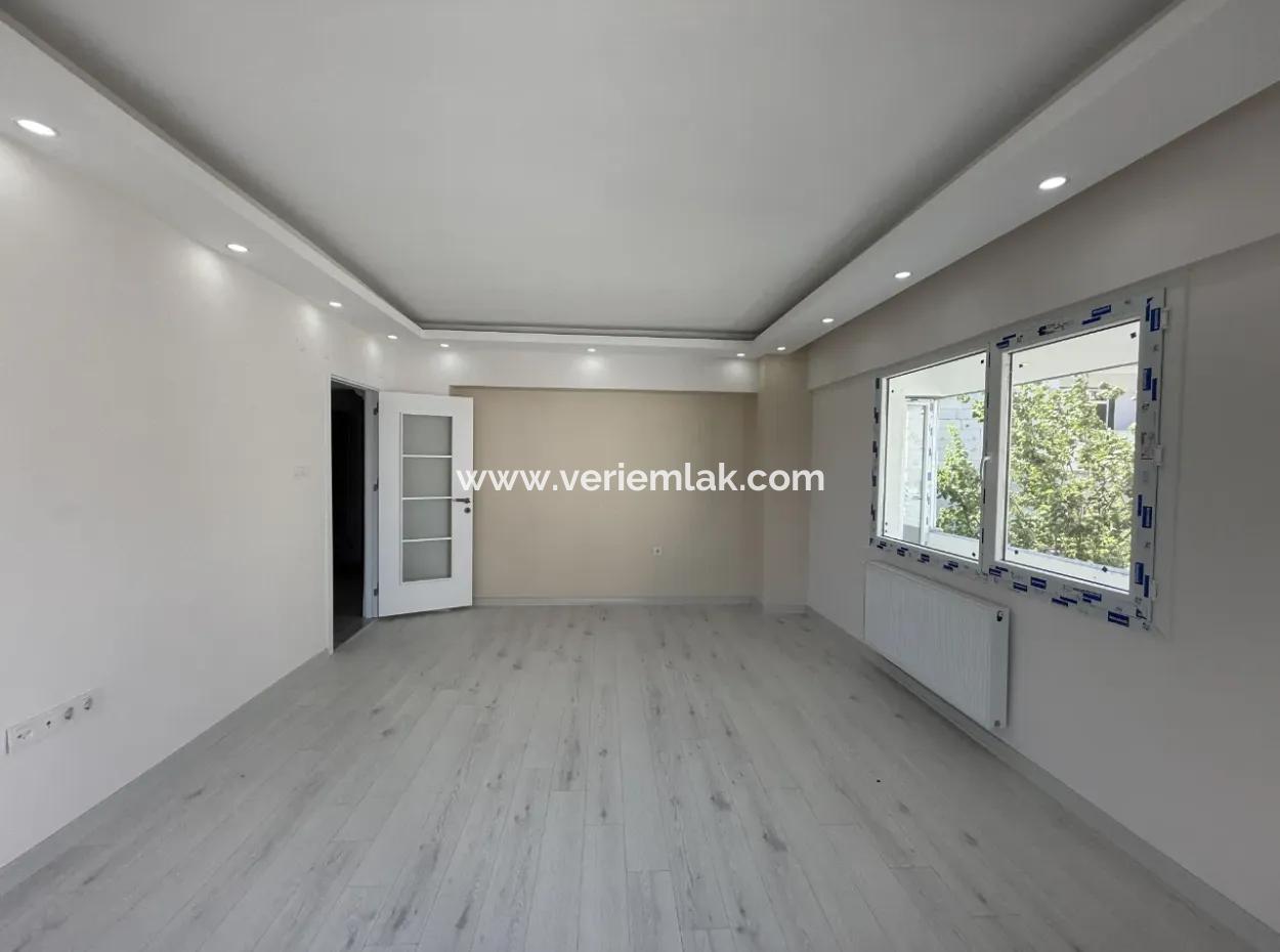 Centrally Located, Fully Renovated, Spacious And Comfortable 3 1 Apartment In Seferihisar Camikebir Neighborhood