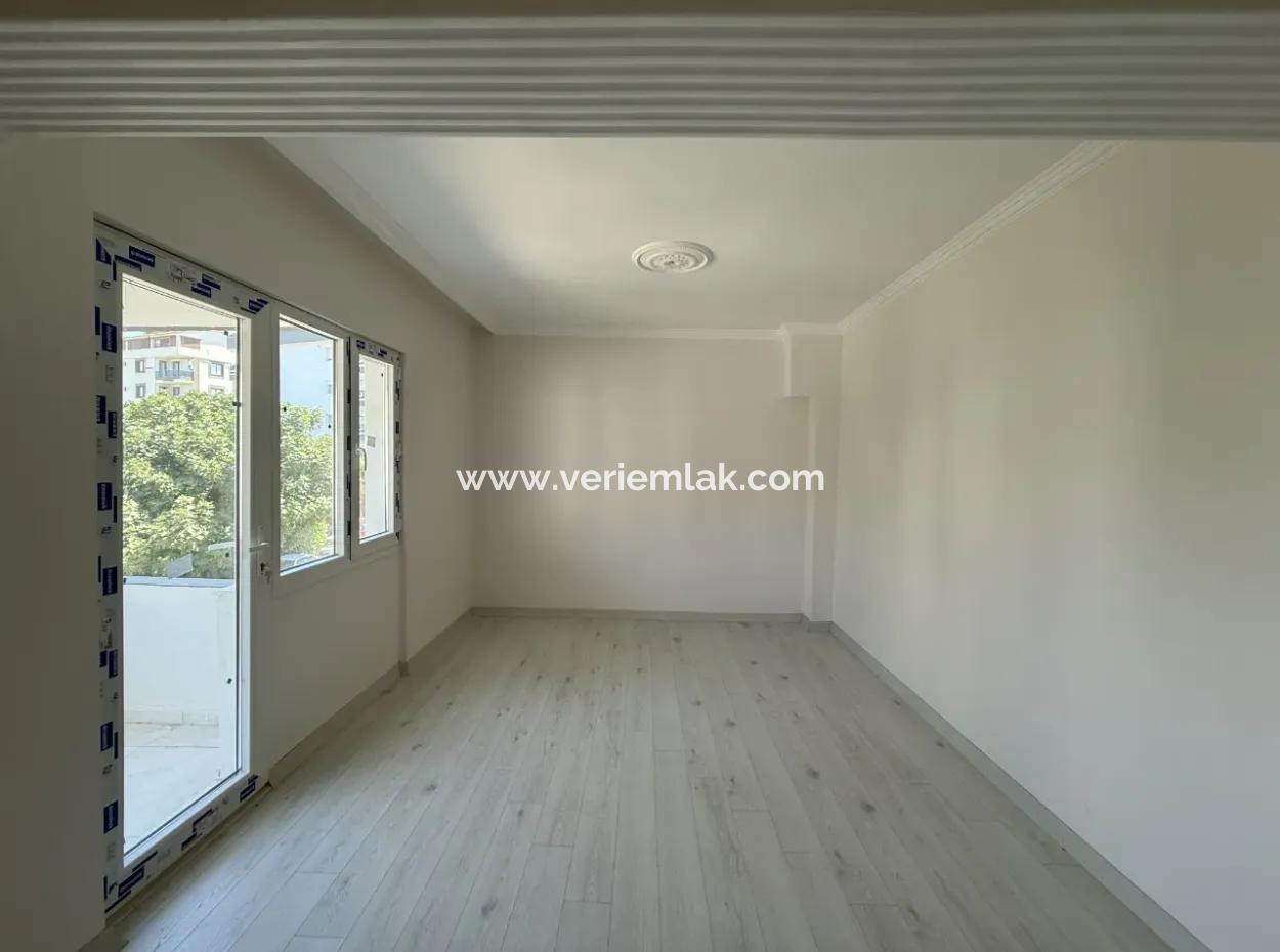 Centrally Located, Fully Renovated, Spacious And Comfortable 3 1 Apartment In Seferihisar Camikebir Neighborhood